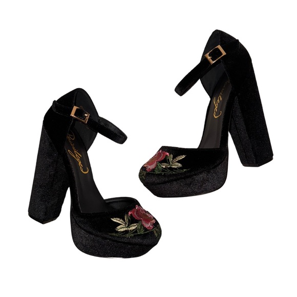 PRIVILEGED Floral Embroidery Velour Block Heels Women’s Shoes Size 6 - Picture 4 of 6